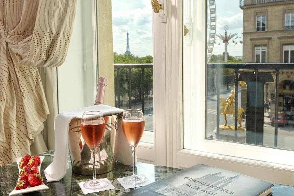 Панорама Regina Paris 5*