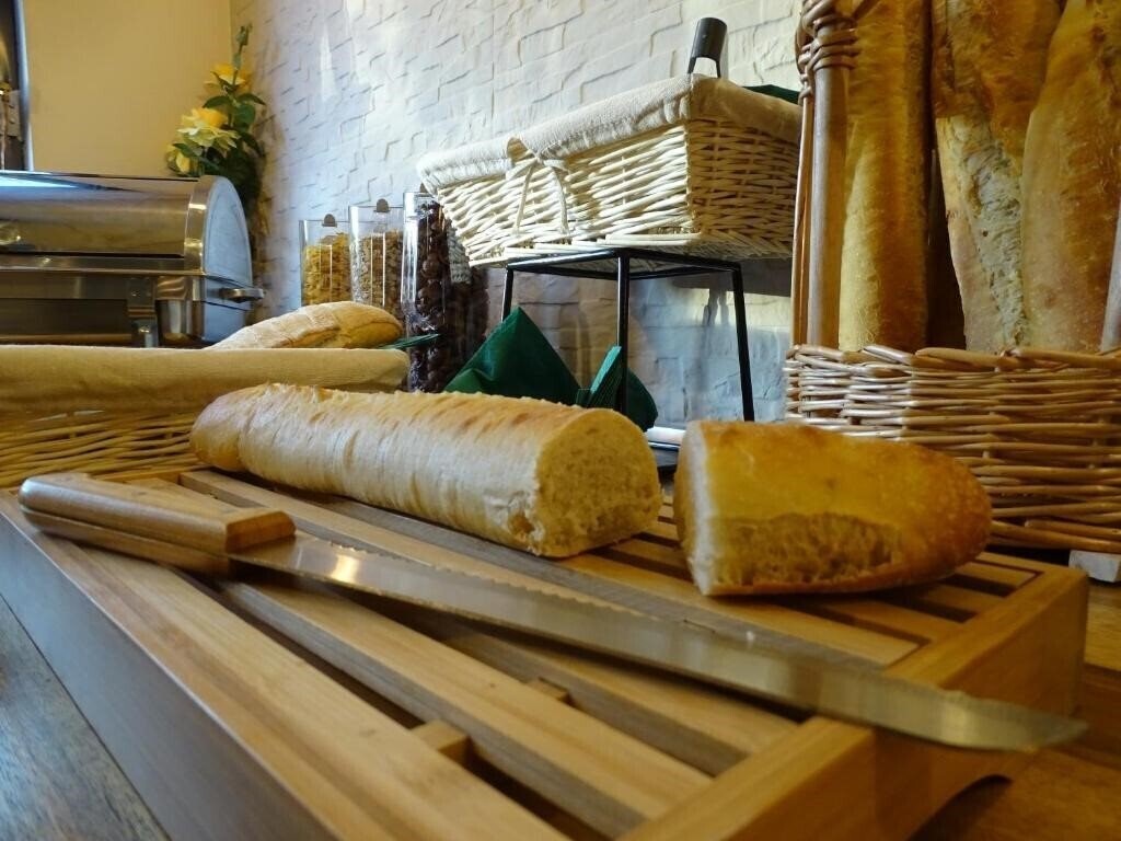 Панорама Euro hotel Paris Creteil 3*