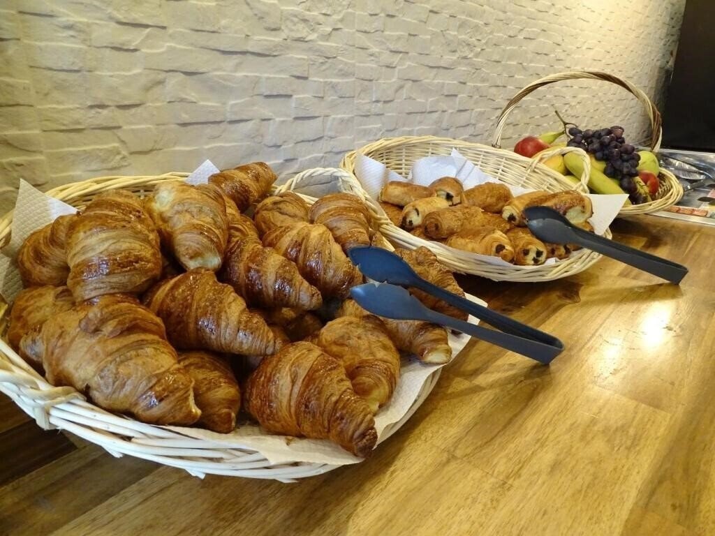 Апартаменти Euro hotel Paris Creteil 3*