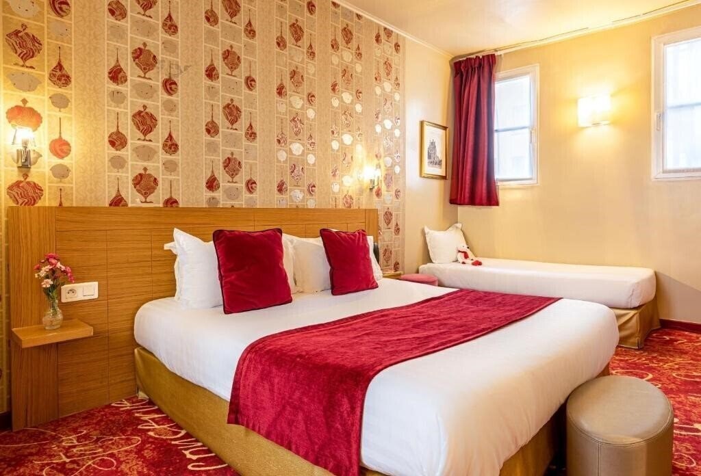Панорама Hotel Romance Malesherbes by Patrick Hayat 3*
