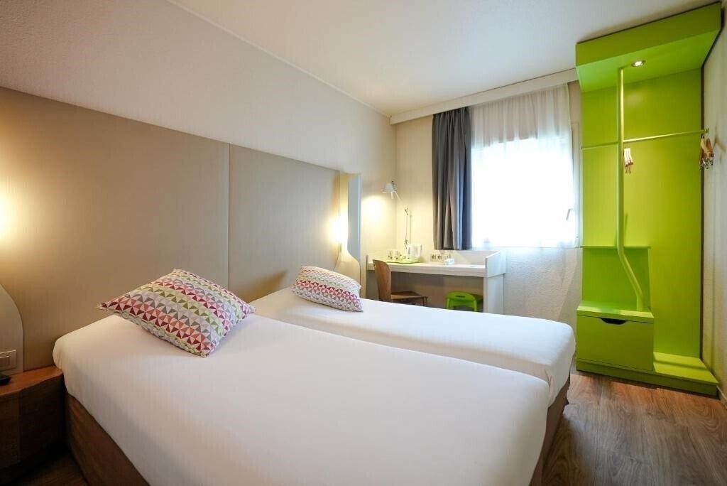 Фото Campanile Roissy 3*