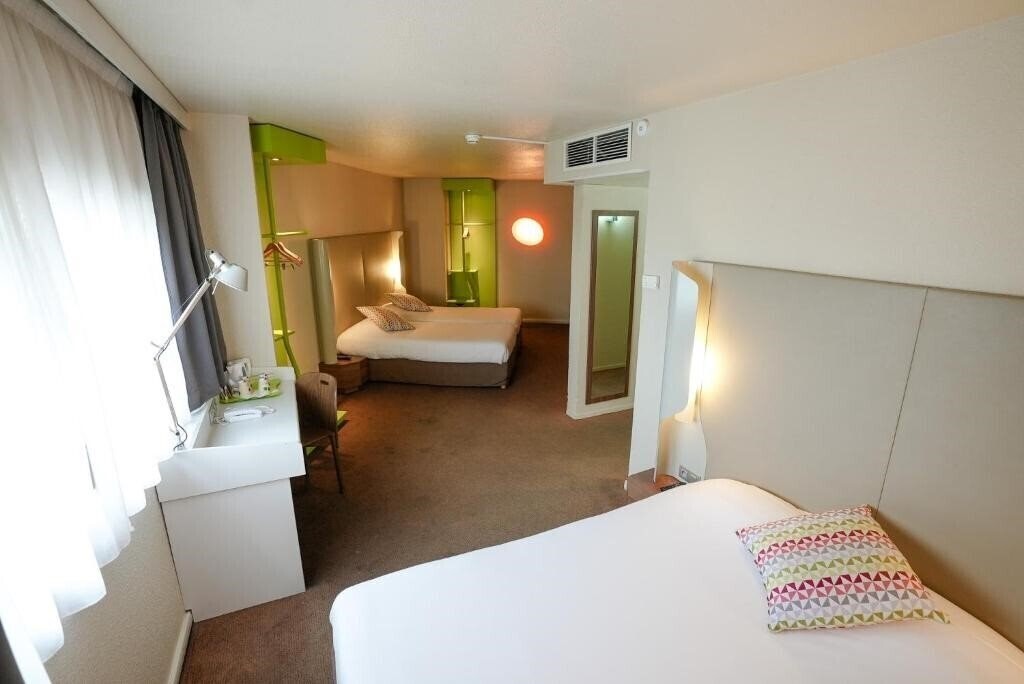 Вид Campanile Roissy 3*