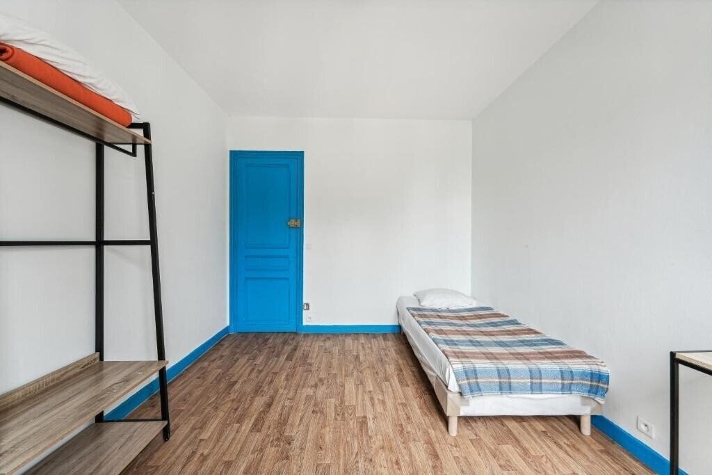 Территория Hotel Tolbiac 1*