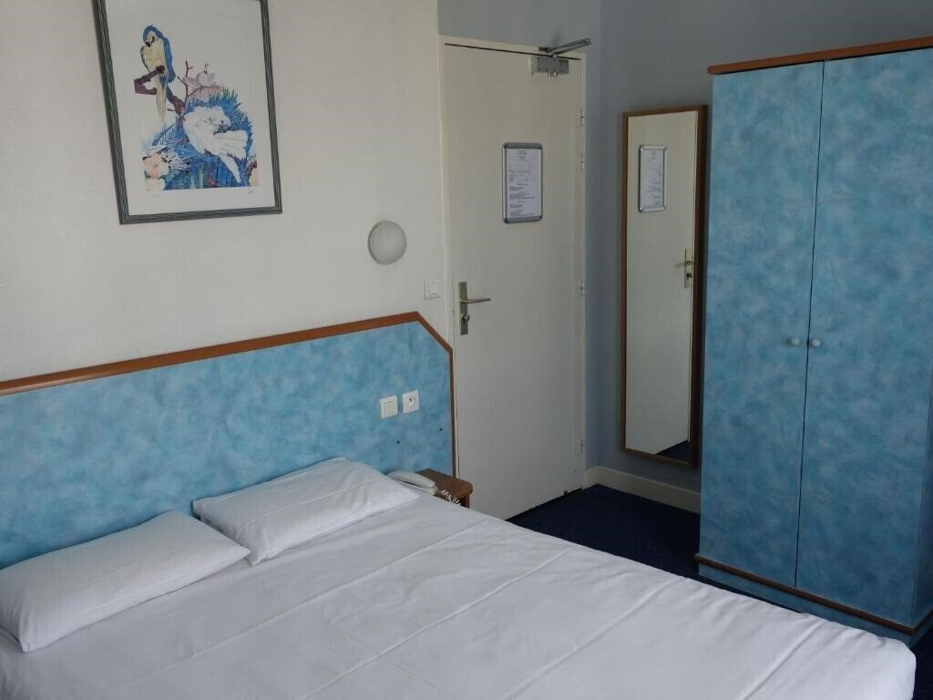 Апартаменти Royal Mansart 2*