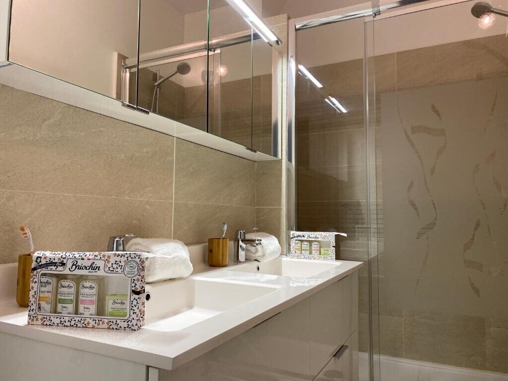 Фотография L' Interlude 3*