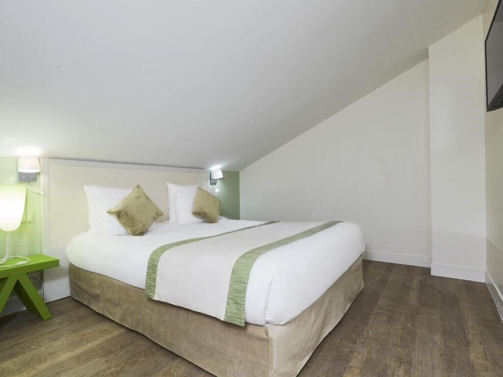 Апартаменты Kyriad Paris 18 Porte de Clignancourt Montmartre (ex. Kyriad Paris 18e Montmatre) 3*