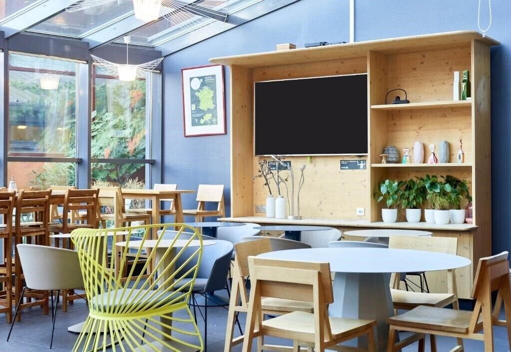 Вид B&B Hotel Paris Nord 18eme (ex. Suite Novotel Paris Porte de la Chapelle, Hotel Novotel Suites Paris Nord 18eme) 4*