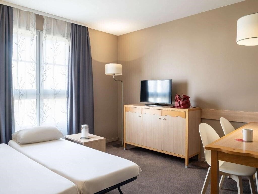 Территория Adagio Aparthotel Marne La Vallee Val D'Europe 3*