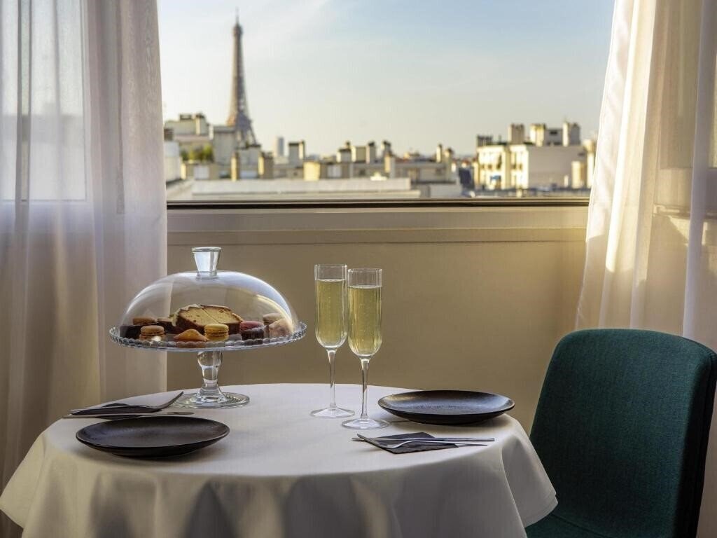 Апартаменты Mercure Paris Montparnasse Pasteur (ex. Holiday Inn Paris Montparnasse Pasteur) 4*