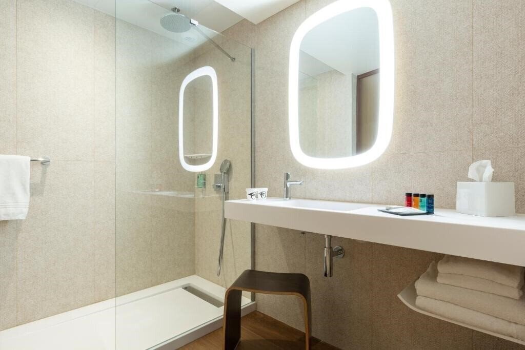 Вид Oceania Paris Porte De Versailles 4*