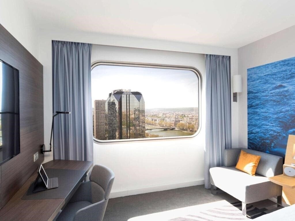 Вид Novotel Paris Tour Eiffel 4*