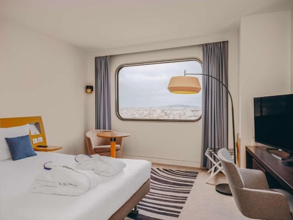 Панорама Novotel Paris Tour Eiffel 4*