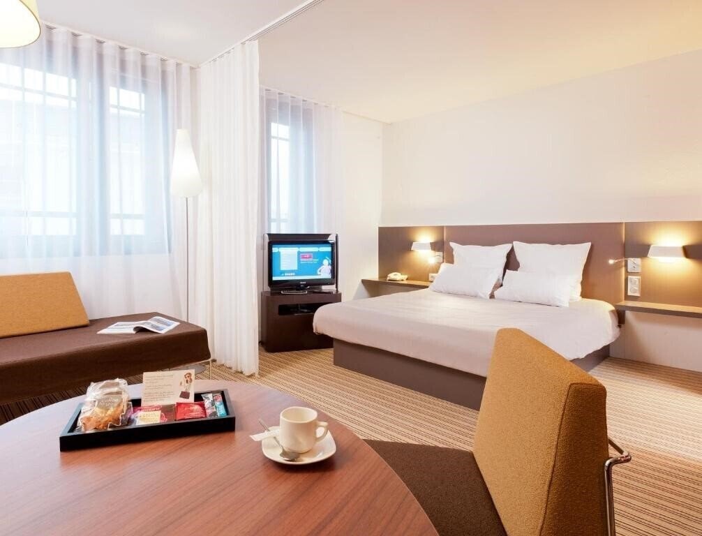 Територія Suite Novotel Paris Porte De Montreuil 3*