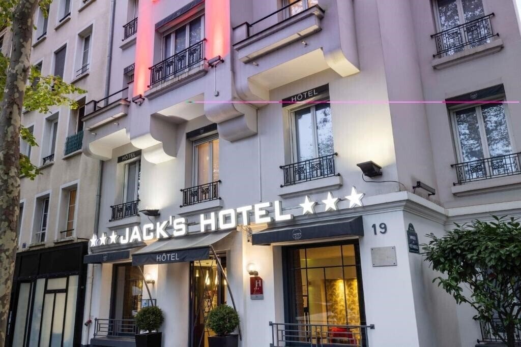 Панорама Jack'S Hotel 3*