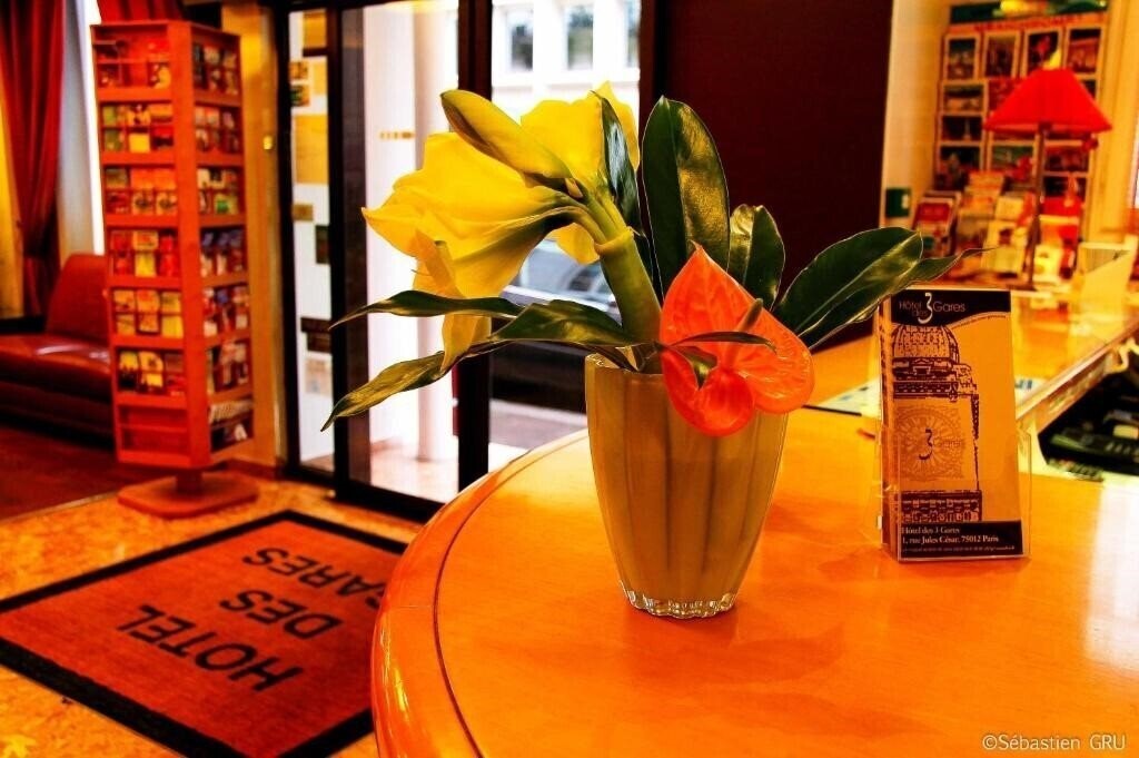 Панорама Hotel Des Trois Gares 3*