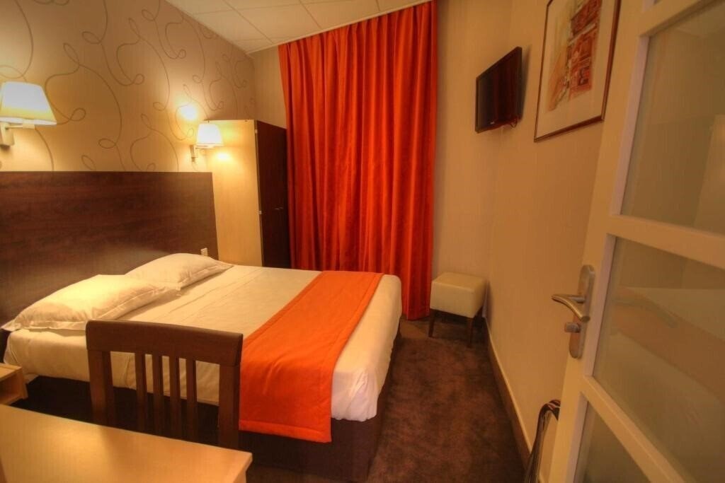 Фото Hotel Des Trois Gares 3*