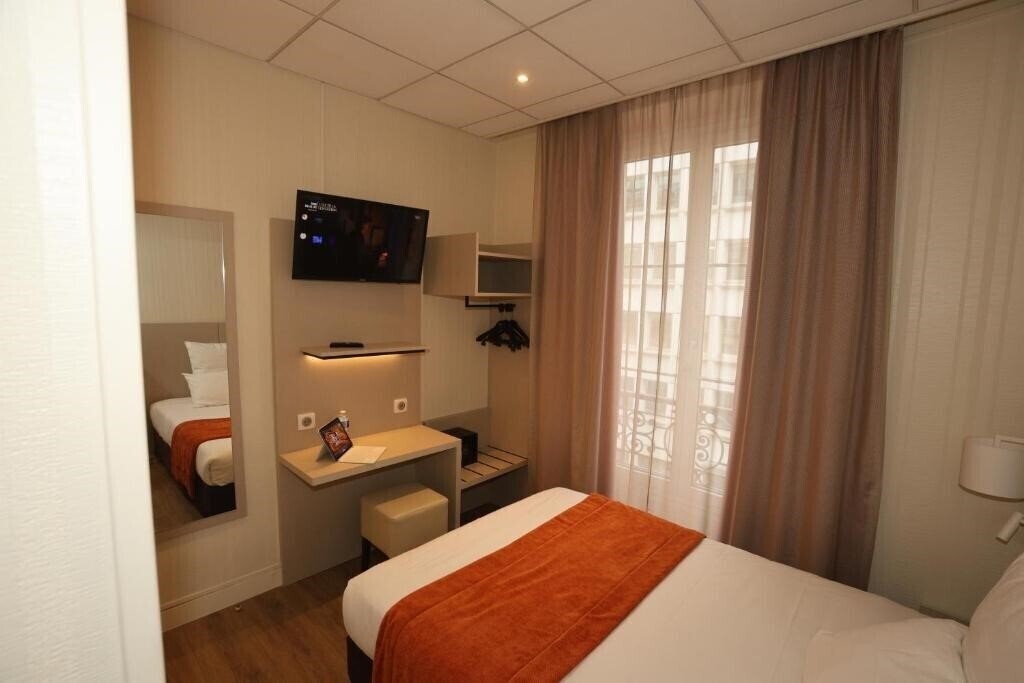 Фото Hotel Des Trois Gares 3*