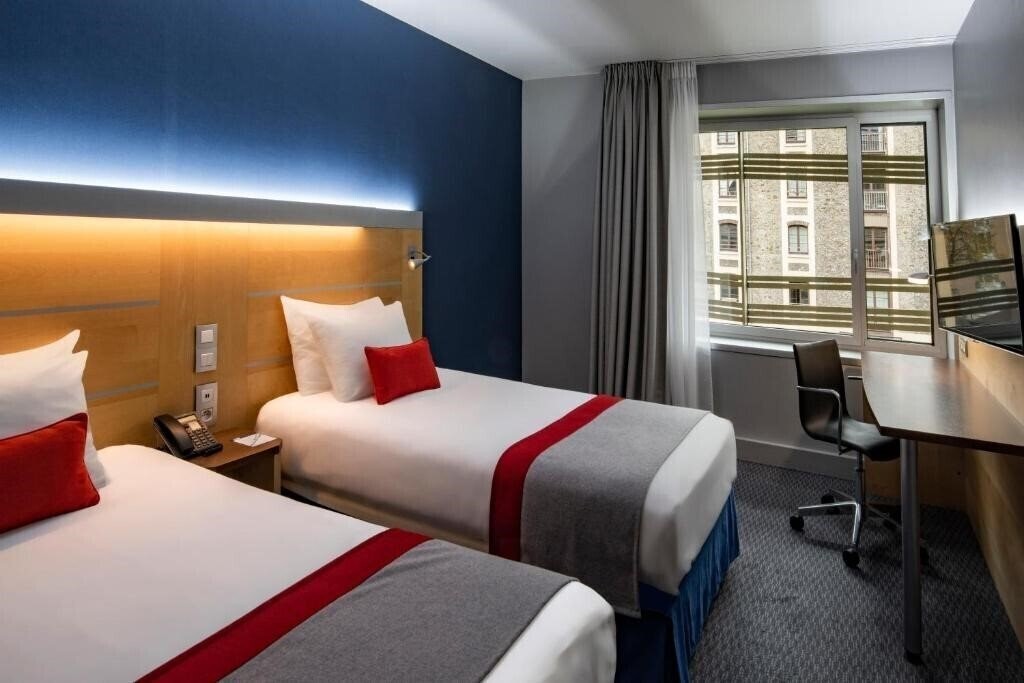 Вид Holiday Inn Express Paris Canal De La Villette 3*