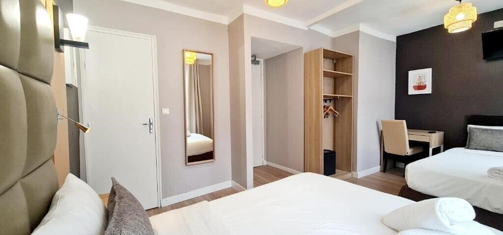 Вид Hotel De France 2*