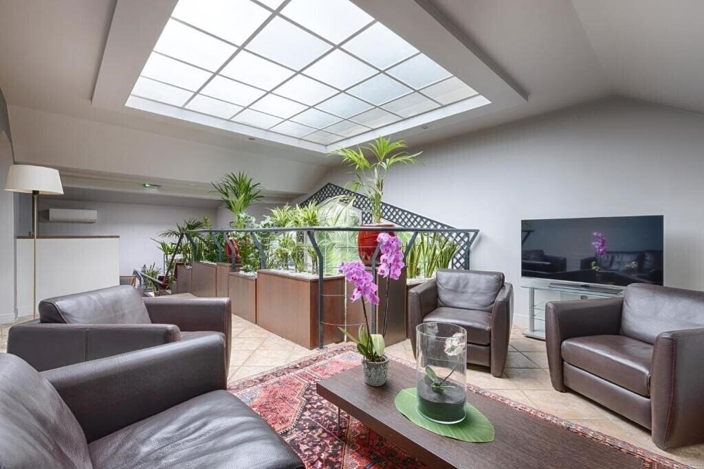 Картинка Apollinaire 3*