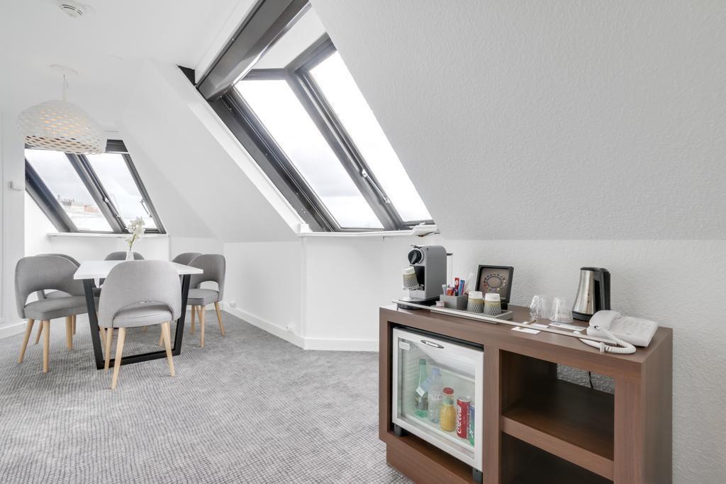 Панорама Hotel Mercure Paris Centre Gare Montparnasse (ex. Mercure Paris Gare Montparnasse) 4*