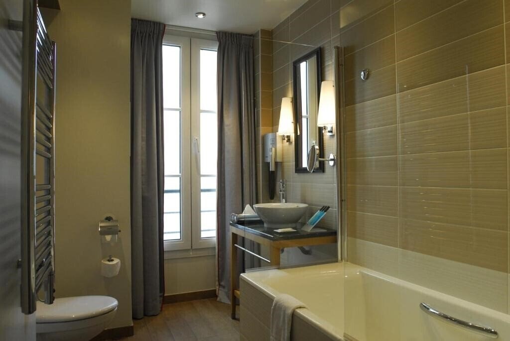 Панорама Windsor Opera 4*