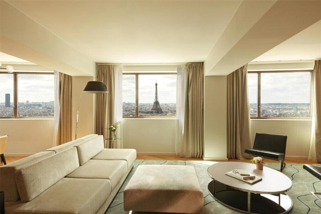 Апартаменты Hyatt Regency Paris Etoile 4*