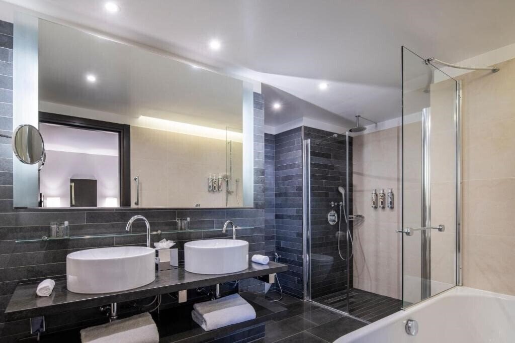 Фото Renaissance Paris Arc De Triomphe Hotel 5*