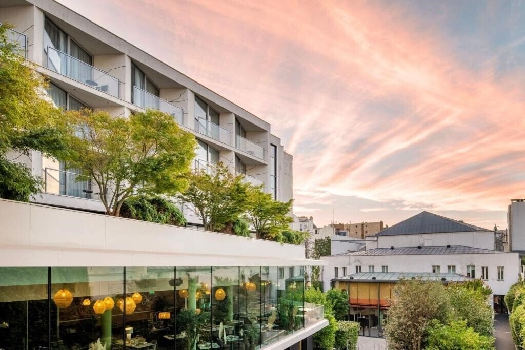 Апартаменти Renaissance Paris Arc De Triomphe Hotel 5*