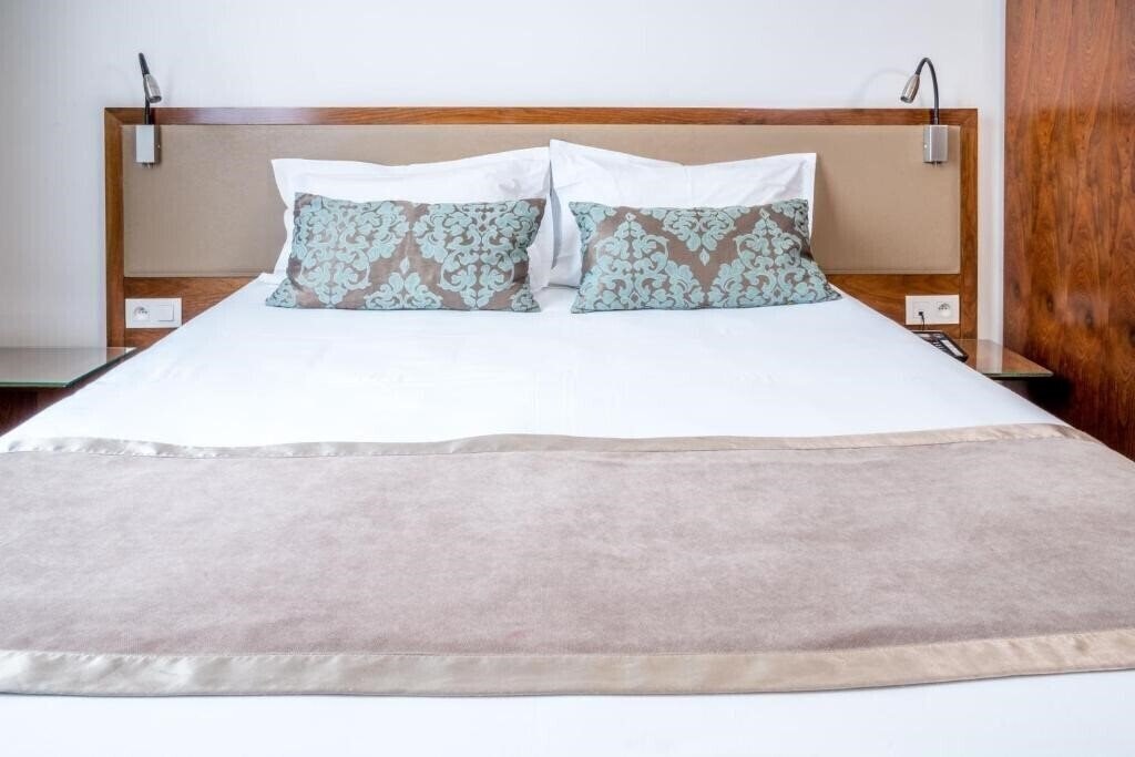 Территория Art Hotel Eiffel 3*