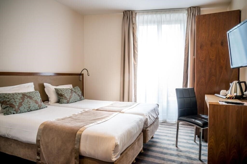 Фото Art Hotel Eiffel 3*