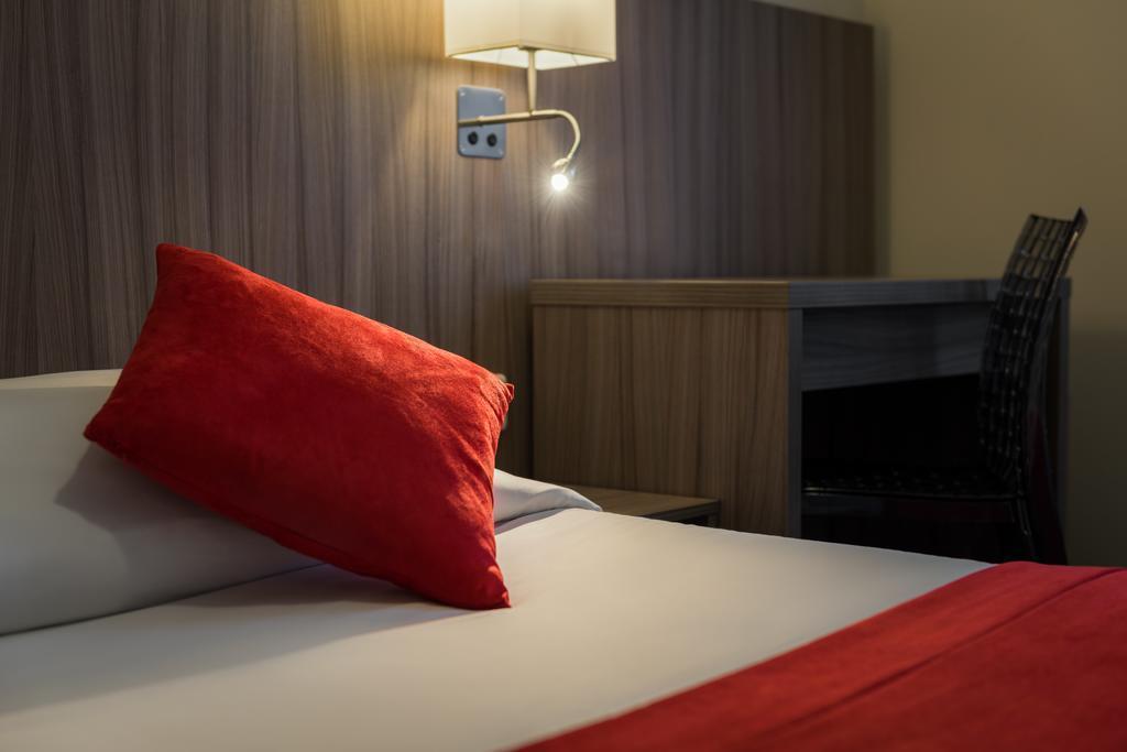 Вид Hotel Reims 2*