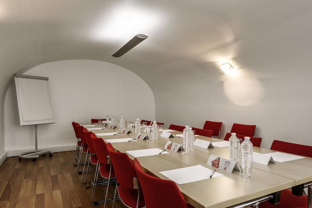 Апартаменти Ibis Paris Opera La Fayette 3*