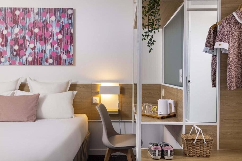 Вид Hotel Paris Louis Blanc 3*