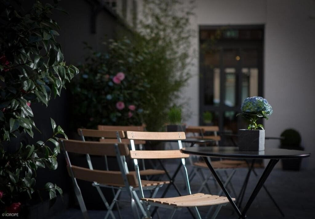 Територія Mirabeau Eiffel 3*