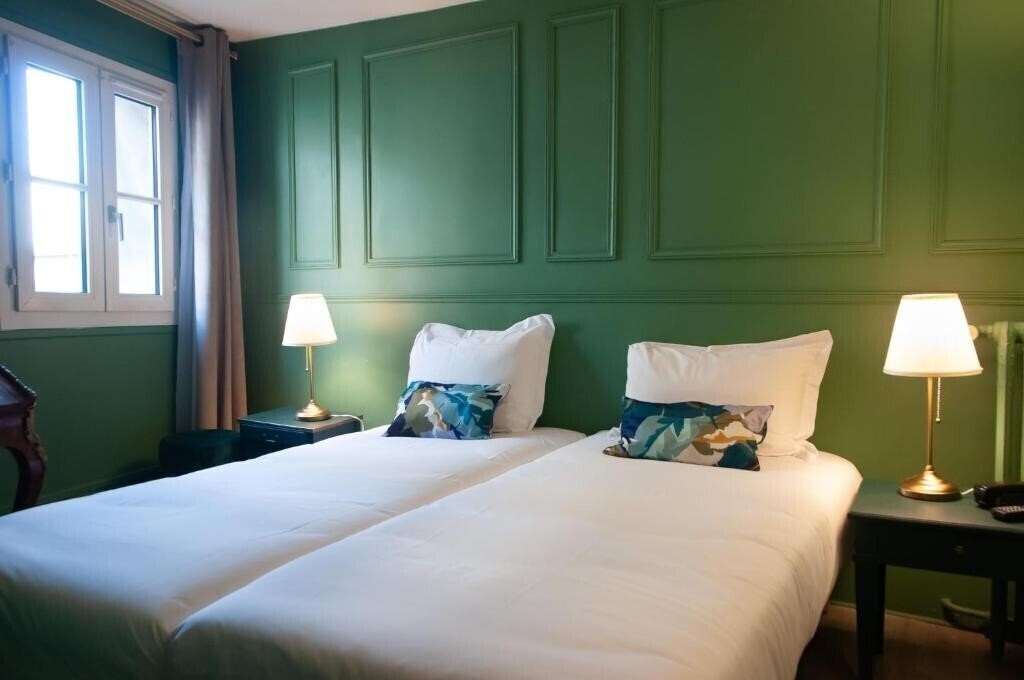 Вид Paris Saint Honore 2*