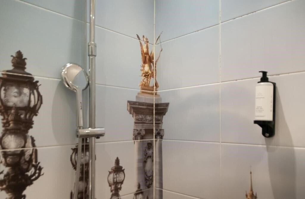 Территория Paris Saint Honore 2*