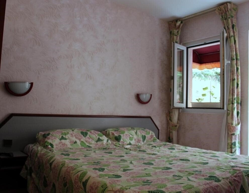 Апартаменти Aladin Hotel 2*