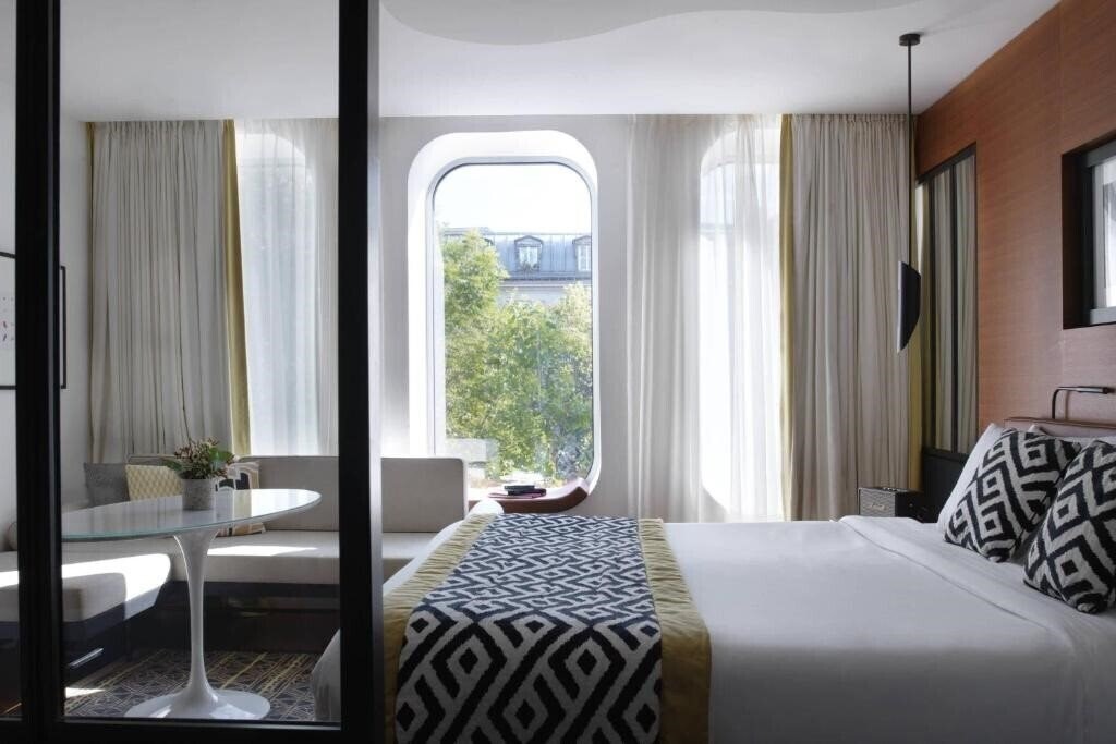 Панорама Renaissance Paris Republique 5*