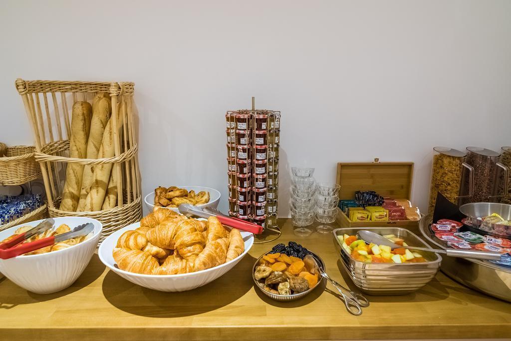 Вид Acadia - Astotel 3*