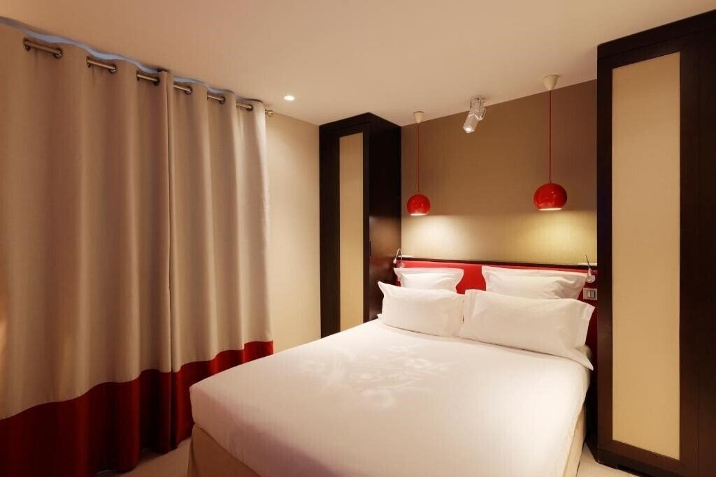 Вид Eden Hotel Paris 3*