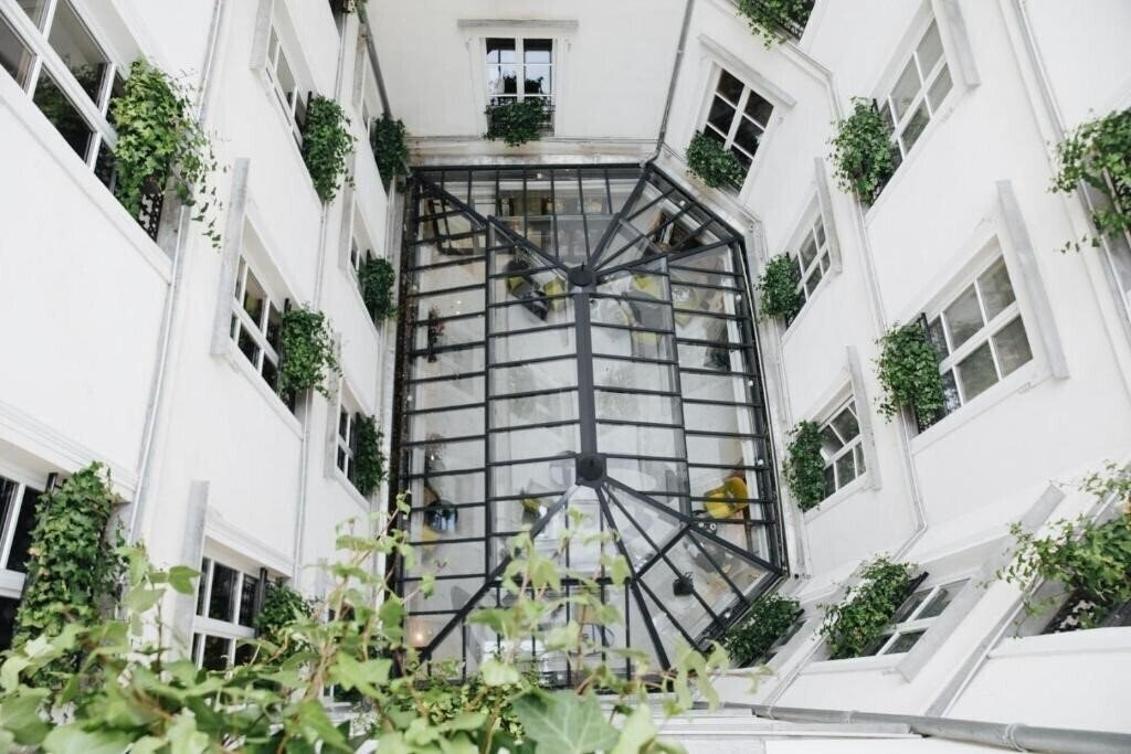 Апартаменти Le Burgundy Paris 5*