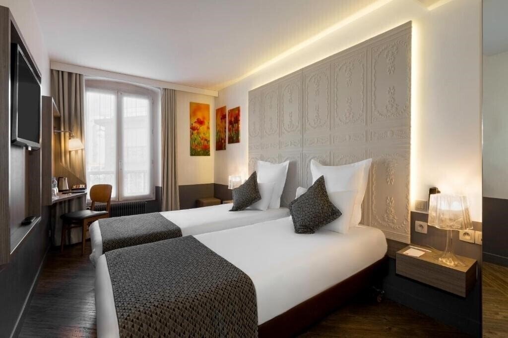 Территория Contact Hotel Alize Montmartre 3*