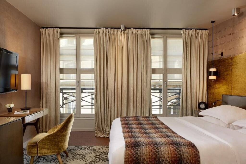 Територія Le Pavillon Des Lettres 4*