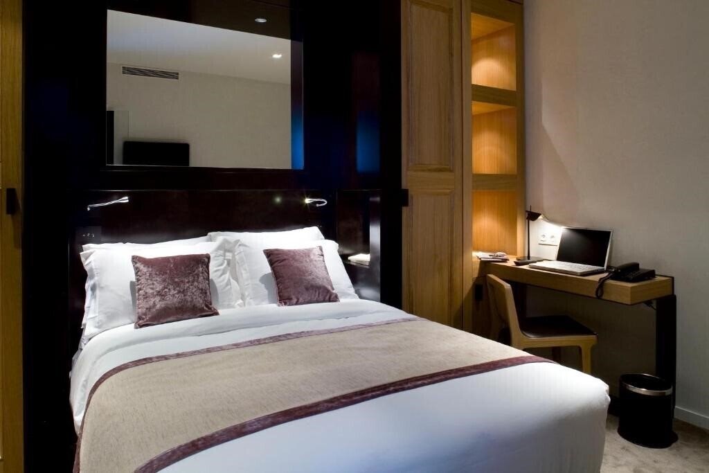 Отель Marceau Champs Elysees 3*