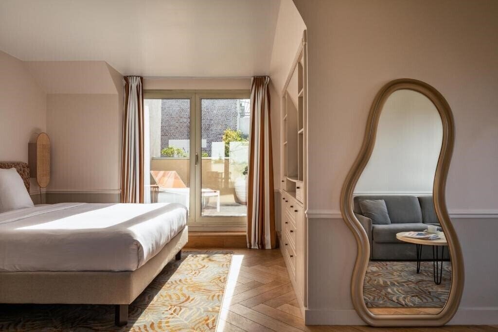 Территория Royal Garden Champs Elysees 4*