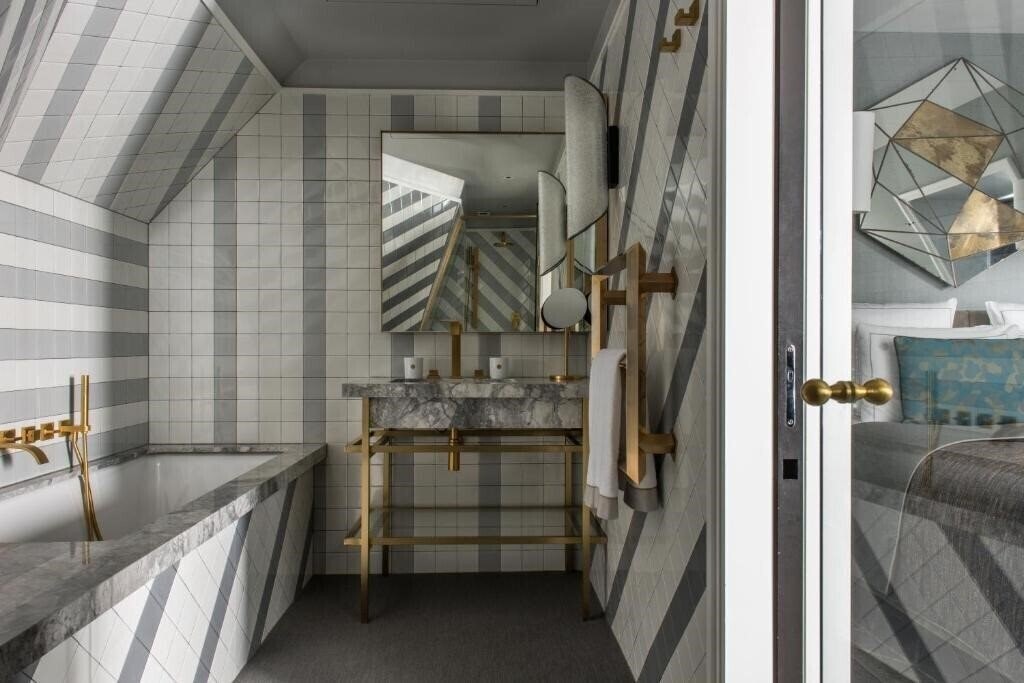 Вид Nolinski Paris 5*