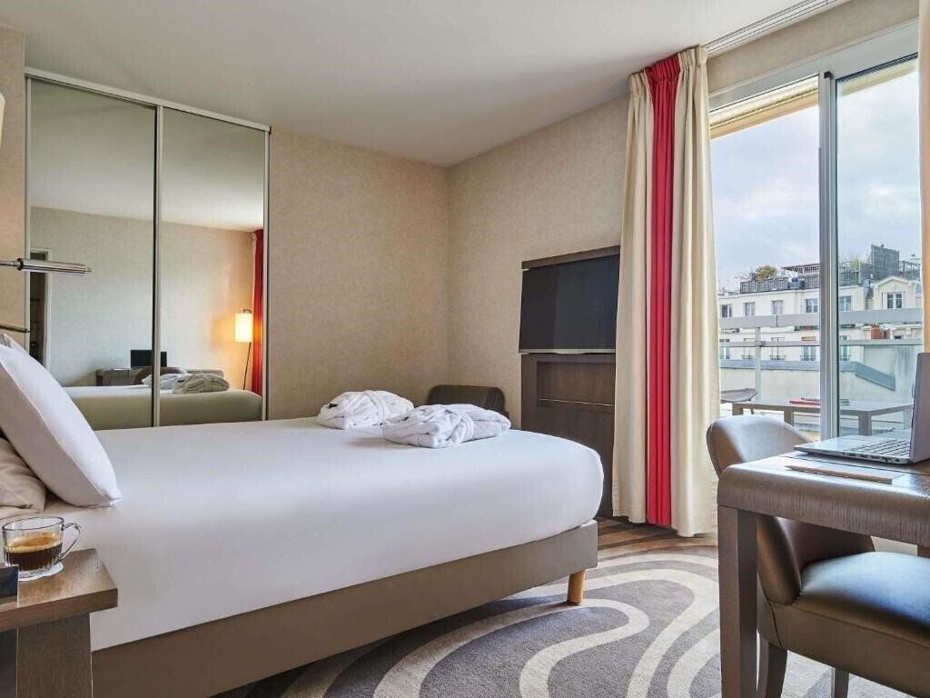 Фото Mercure Paris Tour Eiffel Grenelle 4*