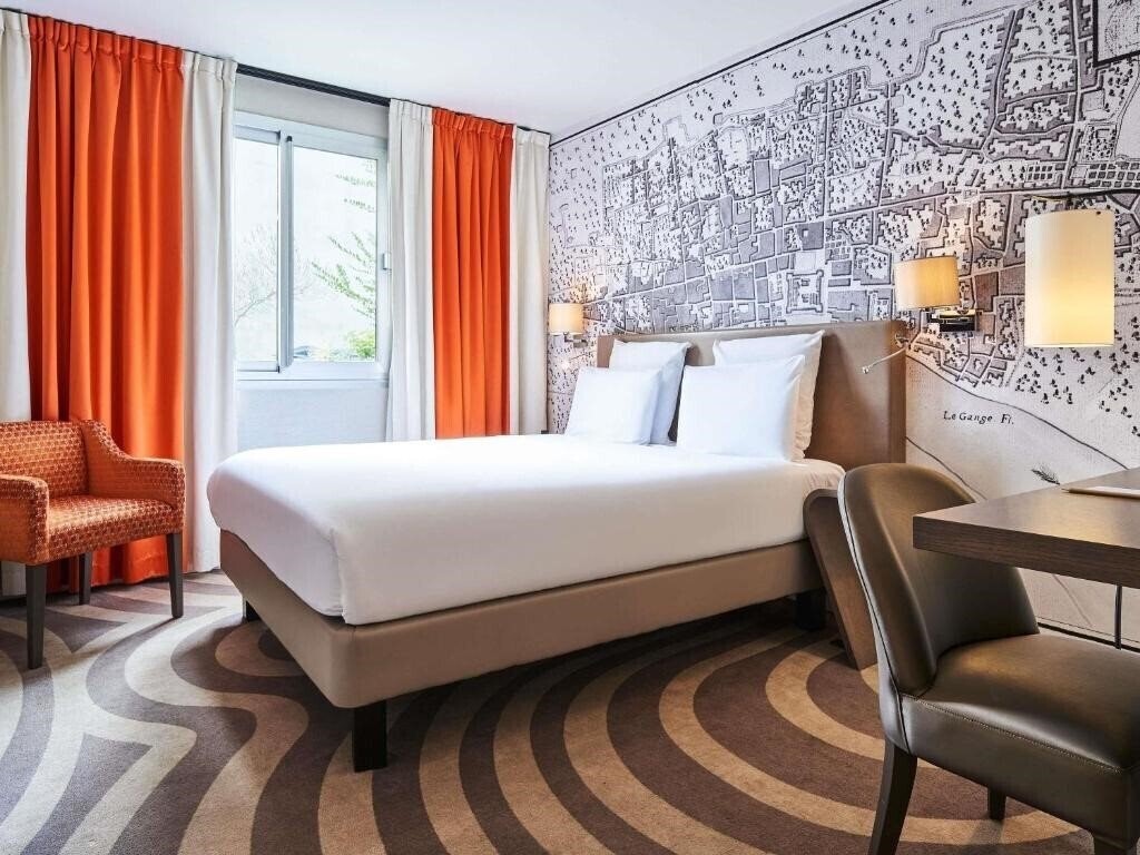 Территория Mercure Paris Tour Eiffel Grenelle 4*