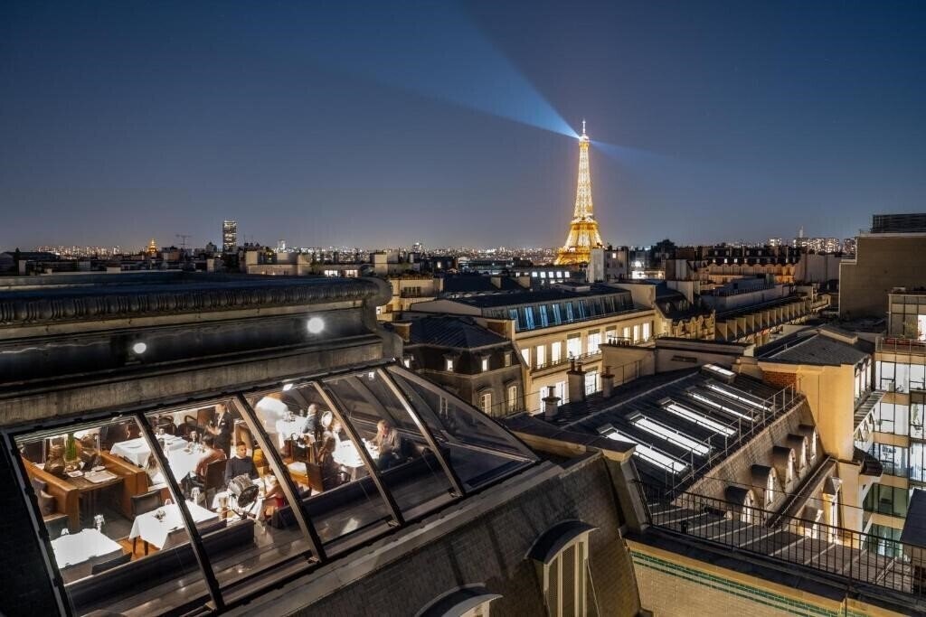 Вид The Peninsula Paris 5*